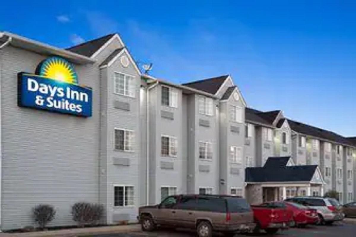 Days Inn & Suites By Wyndham Lafayette In Exteriör bild